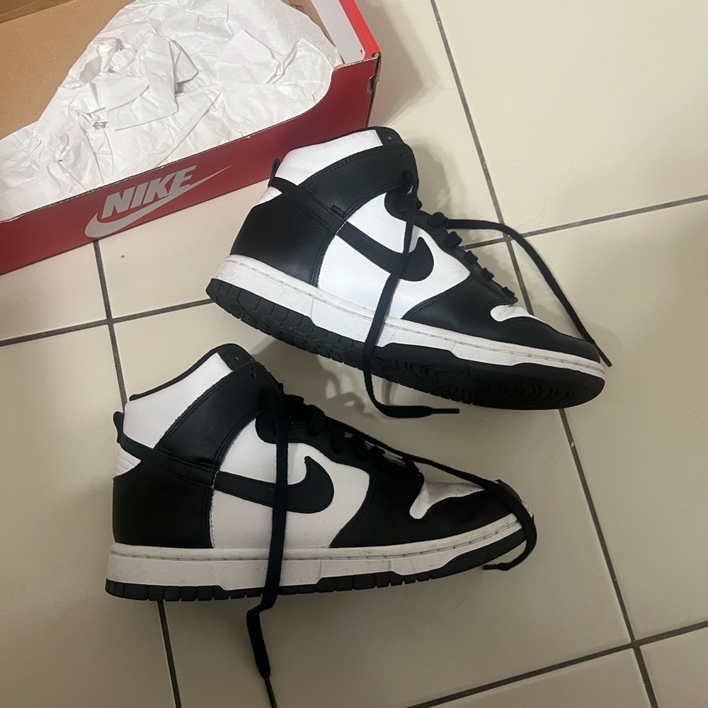 Nike Women’s Black and White High-Top Sneakers - Picture 3 of 6